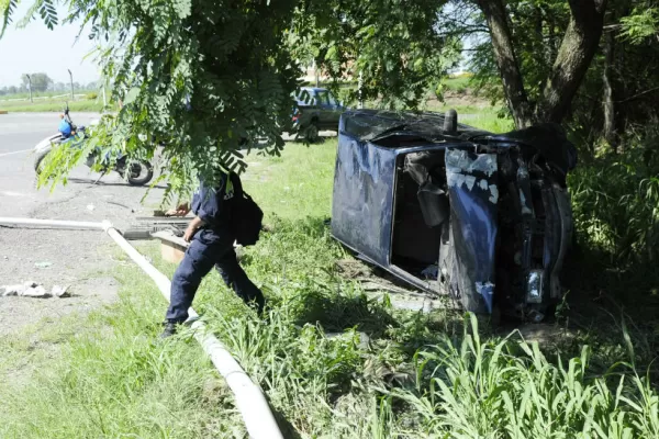 Un auto protagonizó un impactante accidente