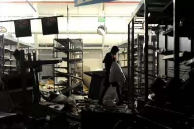 Arrestan a un empleado judicial por los saqueos