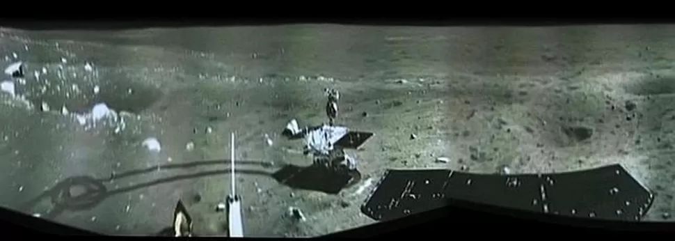 LLEGADA. La sonda china aterrizó en la Luna y envió la primera imagen panorámica. FOTO TOMADA DE ABC.ES