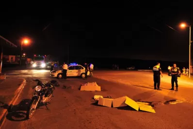 Mueren dos motociclistas tras chocar con un camión en el acceso a Tafí Viejo