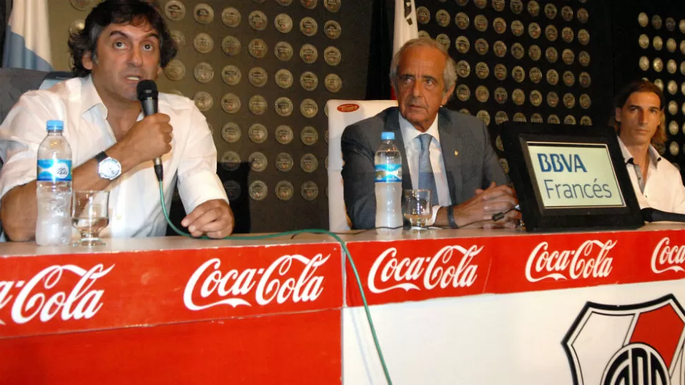 GLORIA.- El uruguayo Enzo Francescoli asumió hoy como secretario técnico del club River. TÉLAM