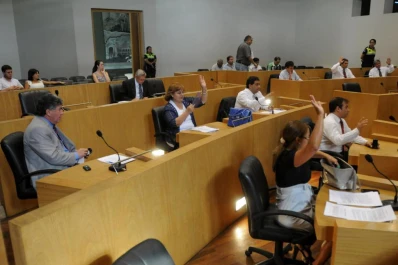 Opositores defendieron la autonomía municipal