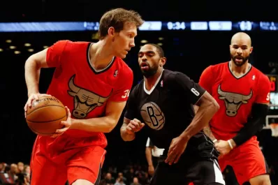 Los extraños de manga corta