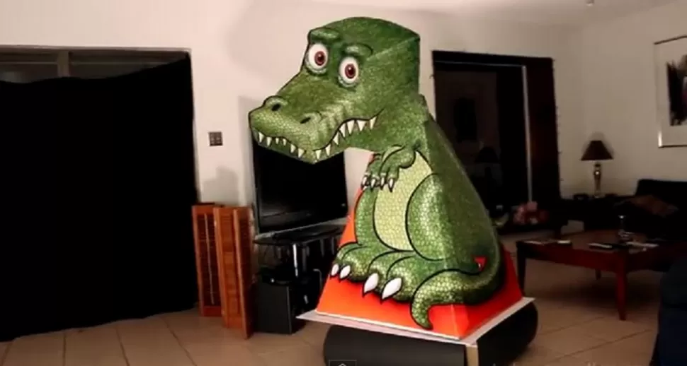 CAPTURA DE PANTALLA. El dinosaurio persigue todos tus movimientos.