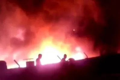 80 colectivos se incendieron a causa de un globo de papel