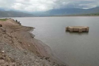 Desapareció tras pescar en el dique La Angostura