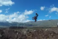 El cross se cita en las nubes