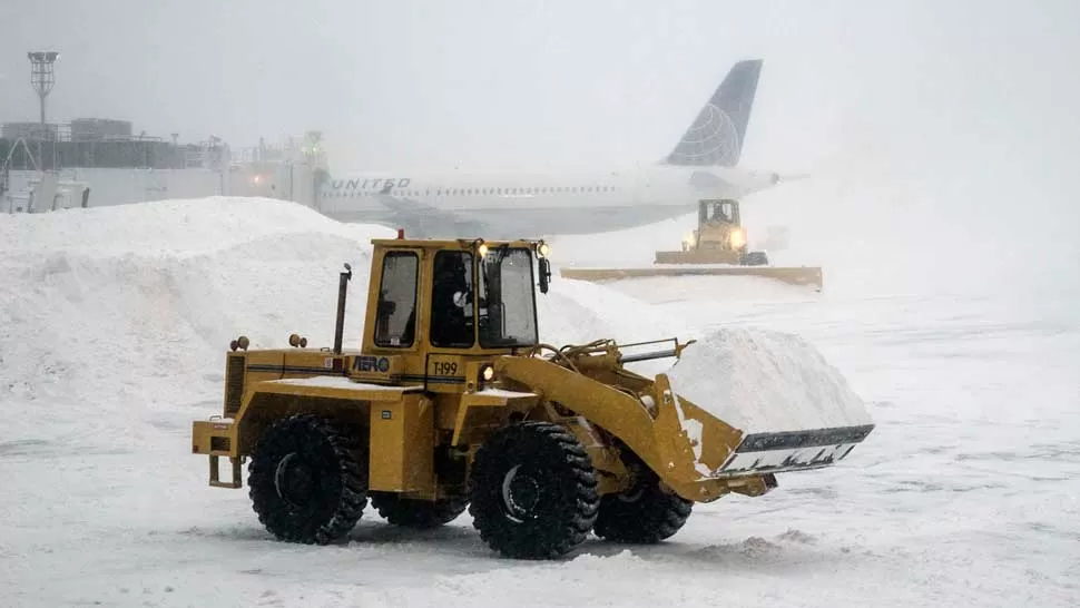 SIN VUELOS. El aeropuerto de La Guardia se encuentra cerrado debido a la tormenta. REUTERS