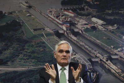 Panamá se enfrenta a trasnacionales por la ampliación del canal