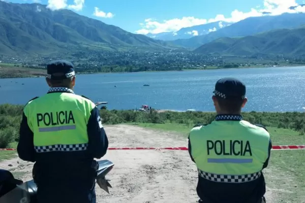 El cuerpo del pescador estaba a seis metros bajo el agua