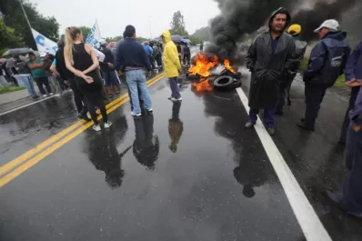 Estatales definen hoy si intensifican la protesta