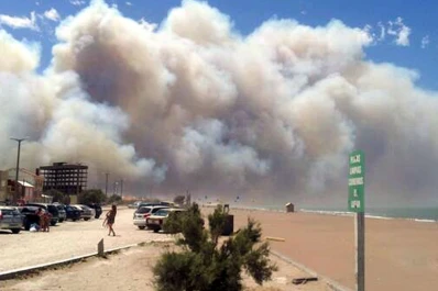 Se complica el incendio en Claromecó