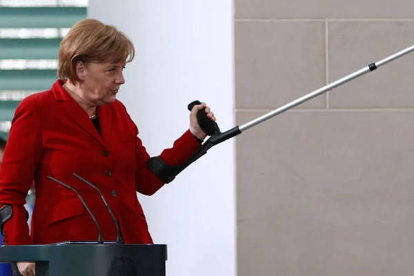 Merkel sufrió un accidente mientras esquiaba y se fracturó la cadera