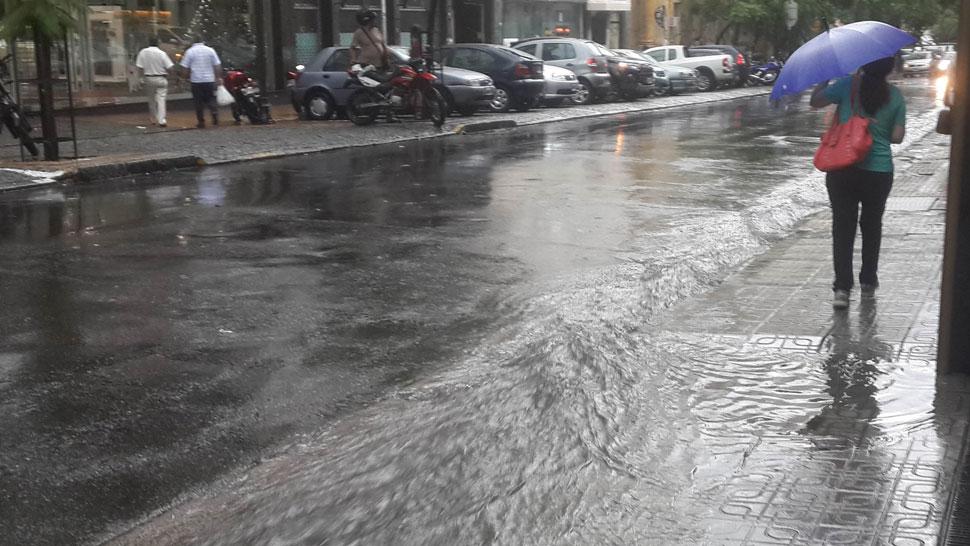 Buenos Aires afectada por una tormenta con viento y granizo