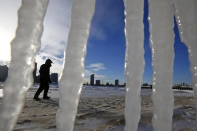 La ola de frío ártico comienza a retirarse de Estados Unidos, pero deja unos 20 muertos