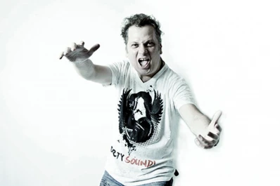 “Mi única adicción es el contacto con la gente”