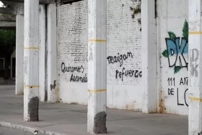 Pidieron refuerzos con pintadas en el Monumental