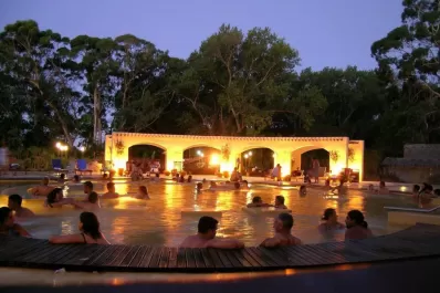 En San Clemente te esperan termas de mar