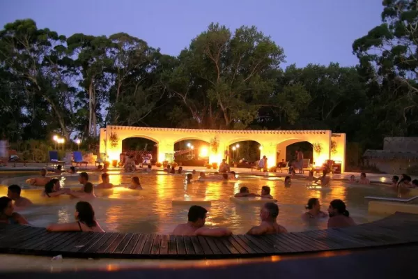 En San Clemente te esperan termas de mar