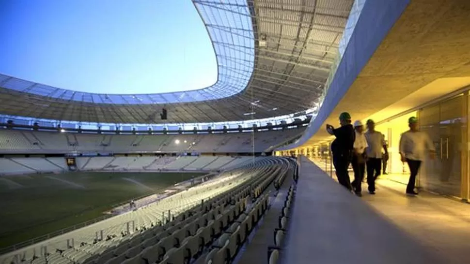 EL PRIMERO. En Fortaleza se inauguró el estadio Castelão mientras que otros seis todavía se encuentran en construcción. ARCHIVO CANCHALLENA.COM