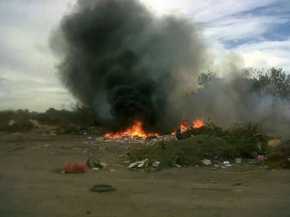BARRIO BERNEL. Unas 16 familias reclaman desde 2013 por un basural. 