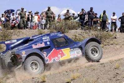 Carlos Sainz abandona el Dakar por un accidente
