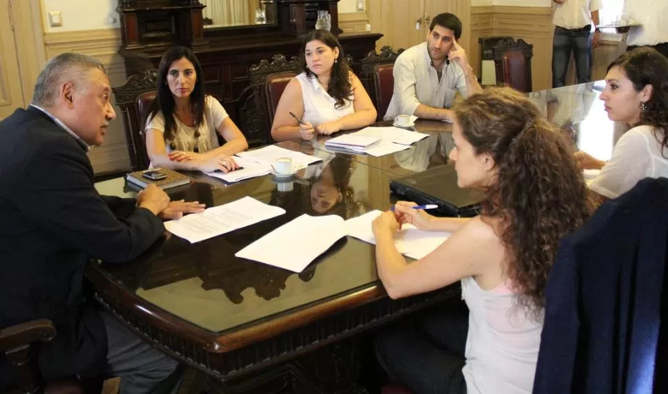 REUNIÓN. Jiménez y Vargas Aignasse acordaron las medidas a implementar. prensa y difusión