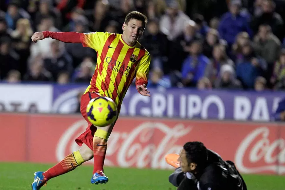 NO PUDO. Messi contó con un puñado de chances pero el arquero local le impidió marcar. REUTERS