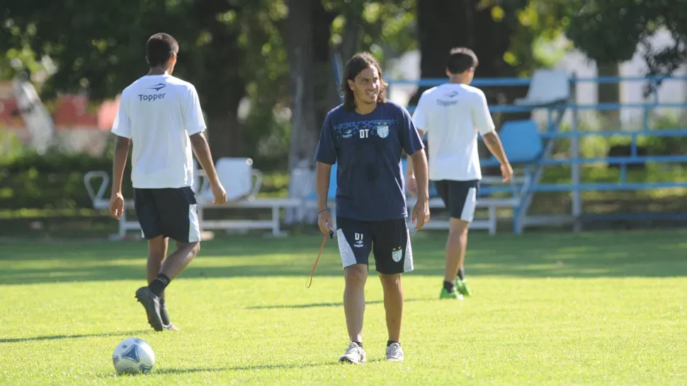 CAMBIOS. Erroz llevará un mix de titulares y suplentes a Ciudadela. LA GACETA / FOTO DE FRANCO VERA