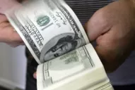 El dólar libre trepó hasta los $ 12,15 y el oficial a $ 7,14