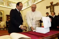 Hollande prometió al Papa libertad de cultos