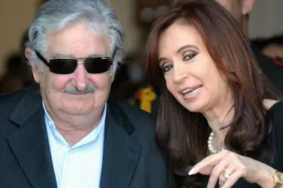 Cristina se reunió con Mujica para destrabar la tensa relación entre ambos países