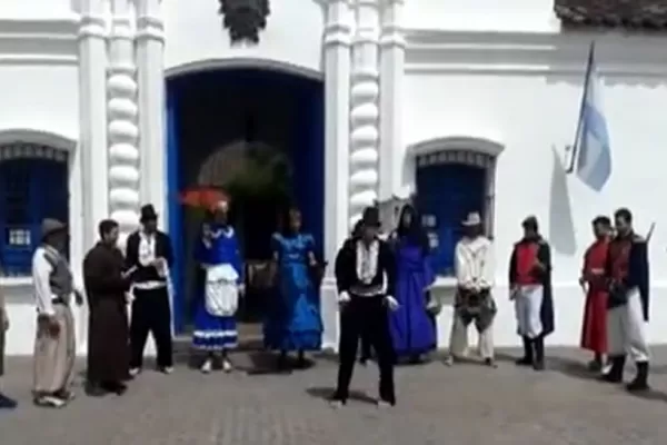 Viajaron en el tiempo para bailar el “Harlem Shake” en la Casa Histórica
