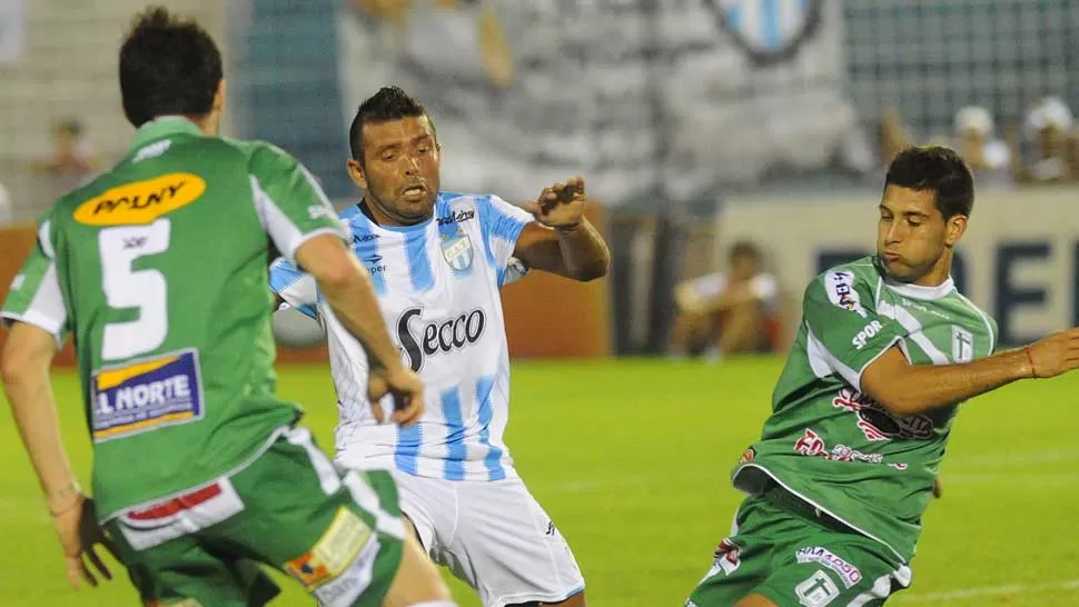 POCO. Morel estuvo seis partidos afuera, jugó ante Sportivo Belgrano y luego se perdió los dos clásicos. ARCHIVO LA GACETA / HECTOR PERALTA