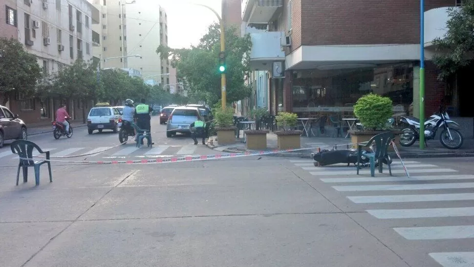EL LUGAR DEL HECHO. El choque se produjo en la esquina de Buenos Aires y Lamadrid. FOTO GENTILEZA DE JOSÉ ROMERO SILVA