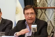 En Río Negro reducen la planta de funcionarios y bajan salarios