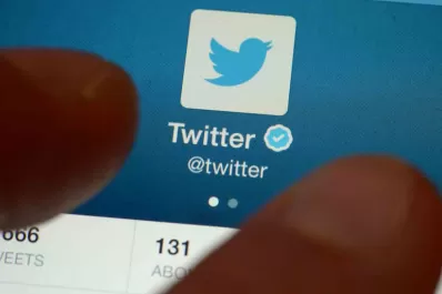 Twitter gana dinero cada vez que un usuario actualiza la página