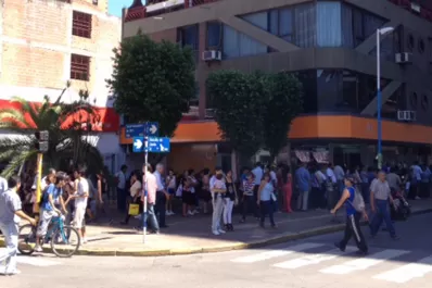 Hay una cola interminable para conseguir la Tarjeta Ciudadana