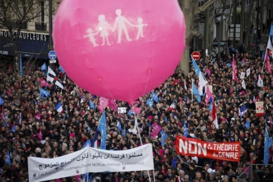 Multitudinaria Marcha contra la política familiar de Hollande