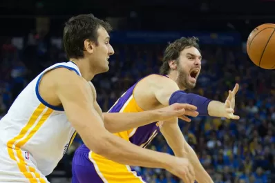 Los Lakers negocian con los Suns el pase de Gasol