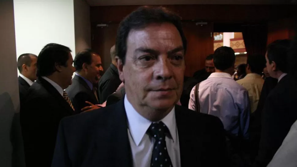 CON EXPERIENCIA. En noviembre pasado, Fernández se desempeñó durante un fin de semana como gobernador interino.