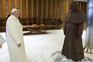 El Papa Francisco sigue recibiendo regalos curiosos