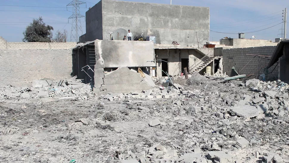 ZONA HOSTIL. Los bombardeos en zonas donde viven civiles son moneda corriente en Siria. REUTERS.