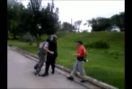 Un policía agredió a un chofer por no recoger los residuos