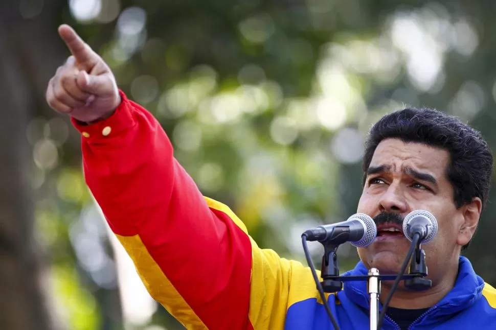 TOPE DE GANANCIAS. Maduro fijó en 30% el margen en los precios. REUTERS (ARCHIVO)