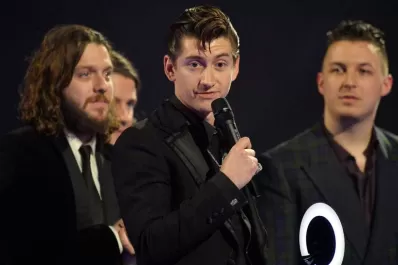 Arctic Monkeys batió récords en los Brit Awards