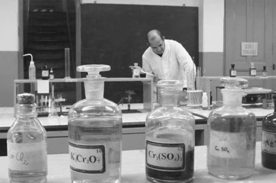 La Facultad de Bio-Química nació para satisfacer una necesidad de nuestra provincia