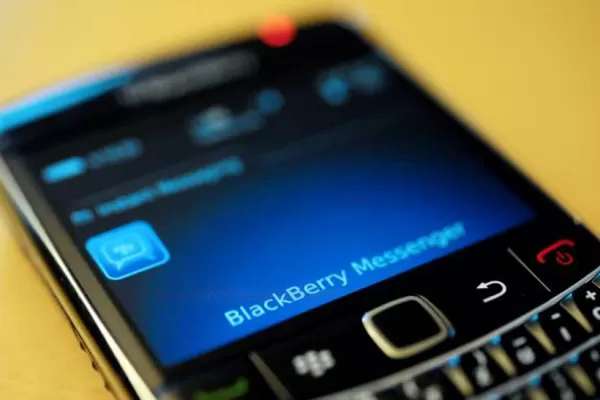Las acciones de Blackberry subieron tras la compra de Facebook a WhatsApp