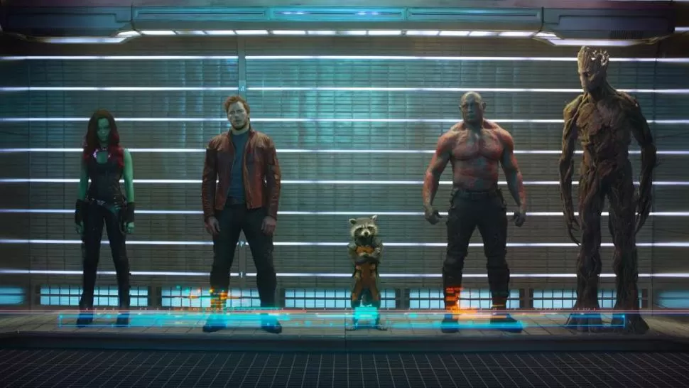 AQUÍ ESTÁN... Los Guardianes de la Galaxia: Gamora (Zoe Saldana), Star-Lord (Chris Pratt), Mapache Cohete (voz de Bradley Cooper), Drax (Dave Bautista) y Groot (voz de Vin Diesel).   