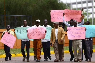 Ratifican una ley que prevé cadena perpetua para homosexuales en Uganda